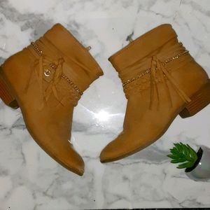 Girls boots